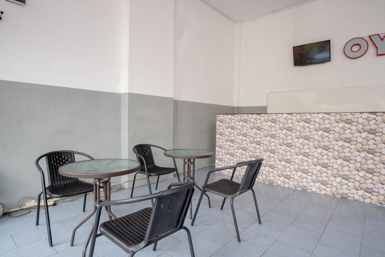 Oyo 447 Hutasimo Residence Медан Екстериор снимка