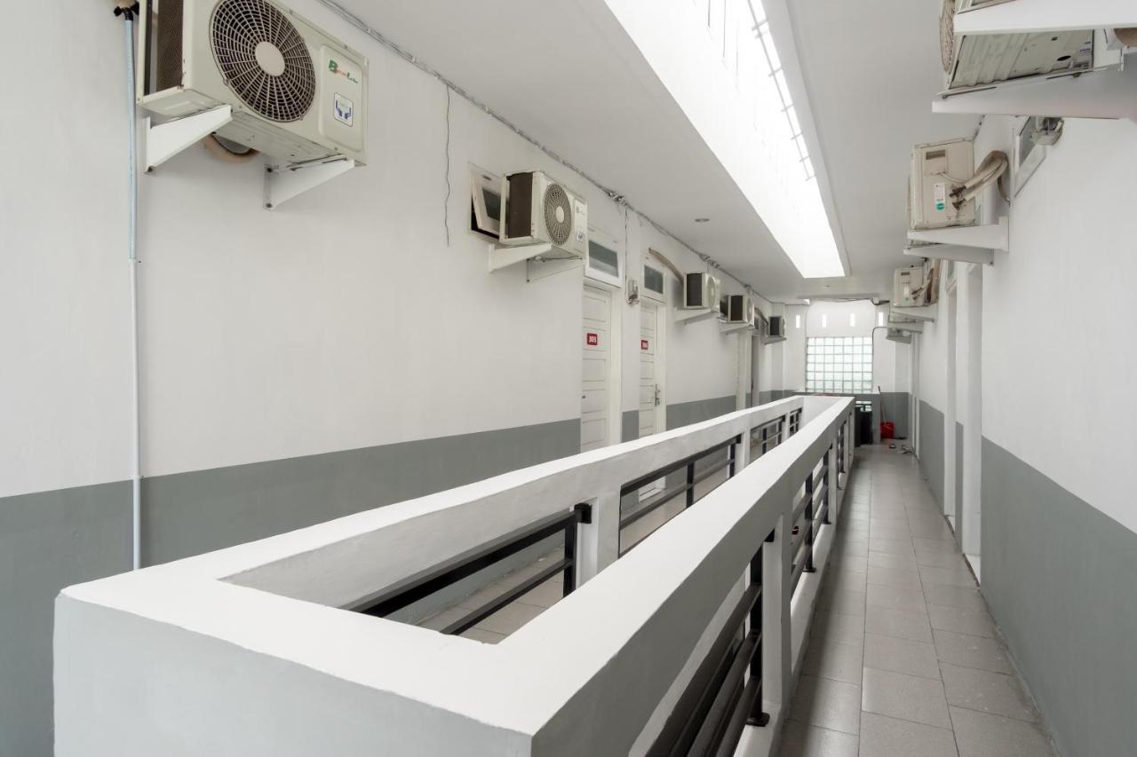 Oyo 447 Hutasimo Residence Медан Екстериор снимка