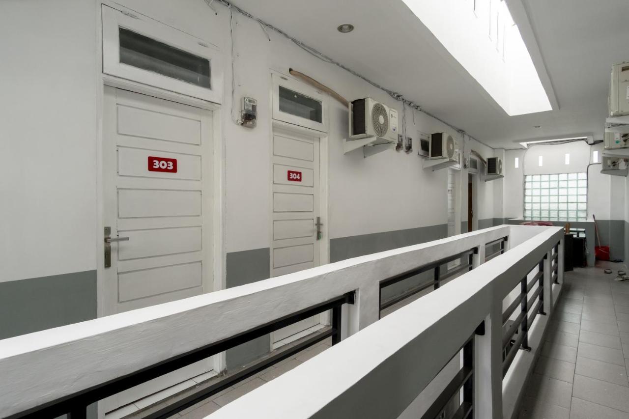 Oyo 447 Hutasimo Residence Медан Екстериор снимка
